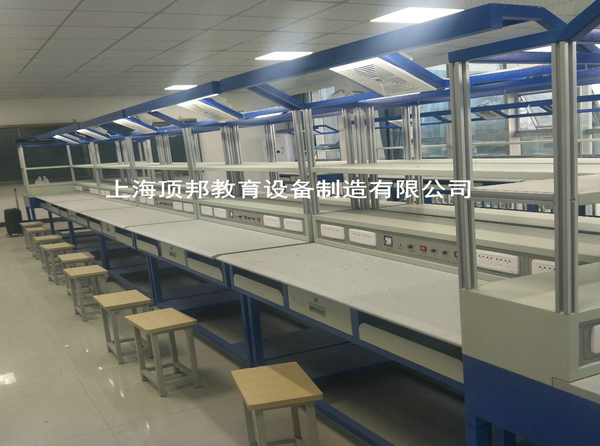 計算機(jī)組裝與維護(hù)實訓(xùn)室